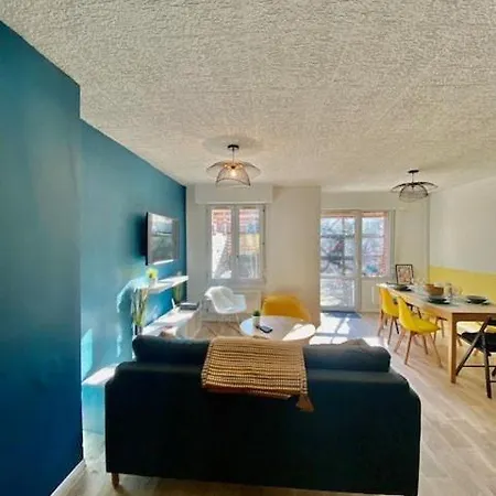 Grand Palais - 5 Bedroom House - 8 Beds Holiday home Lille