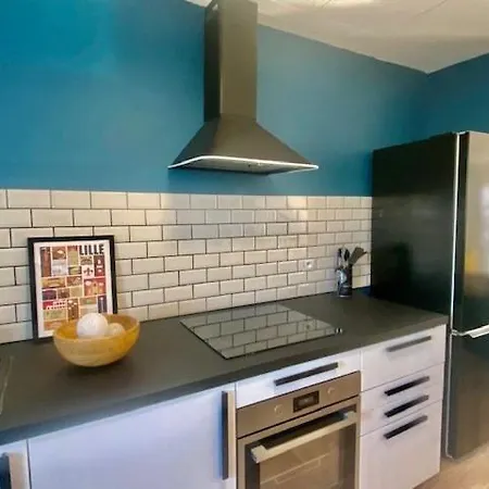 Grand Palais - 5 Bedroom House - 8 Beds Holiday home